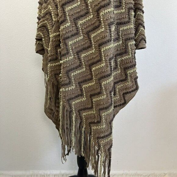 BCBGMaxAzria Asymmetrical Womens Brown Poncho Sweater Boho Chunky Knit Shawl OS - Picture 8 of 12